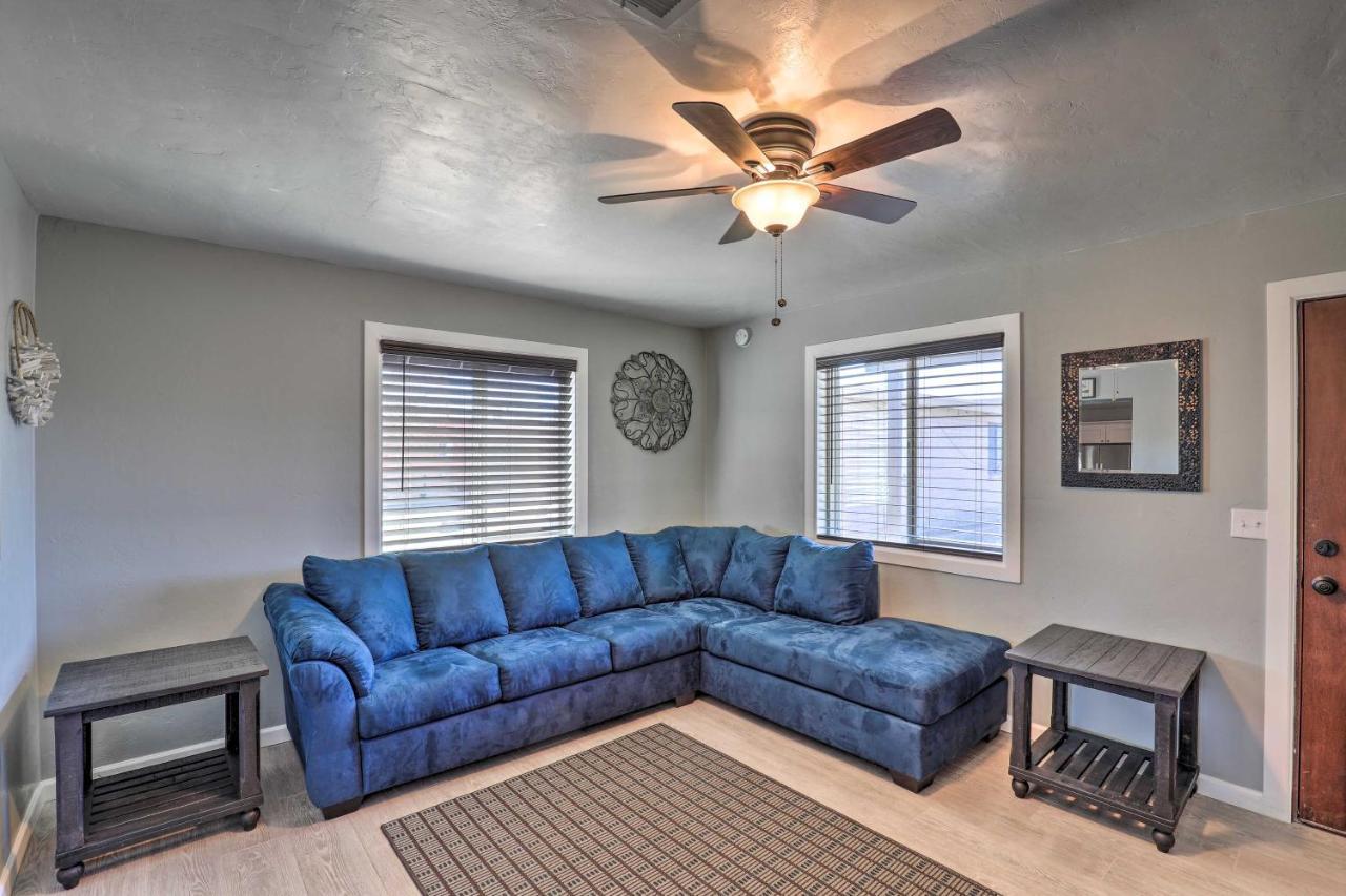 Bright Tucson Home With Patio - 2 Mi To U Of A! Exterior photo