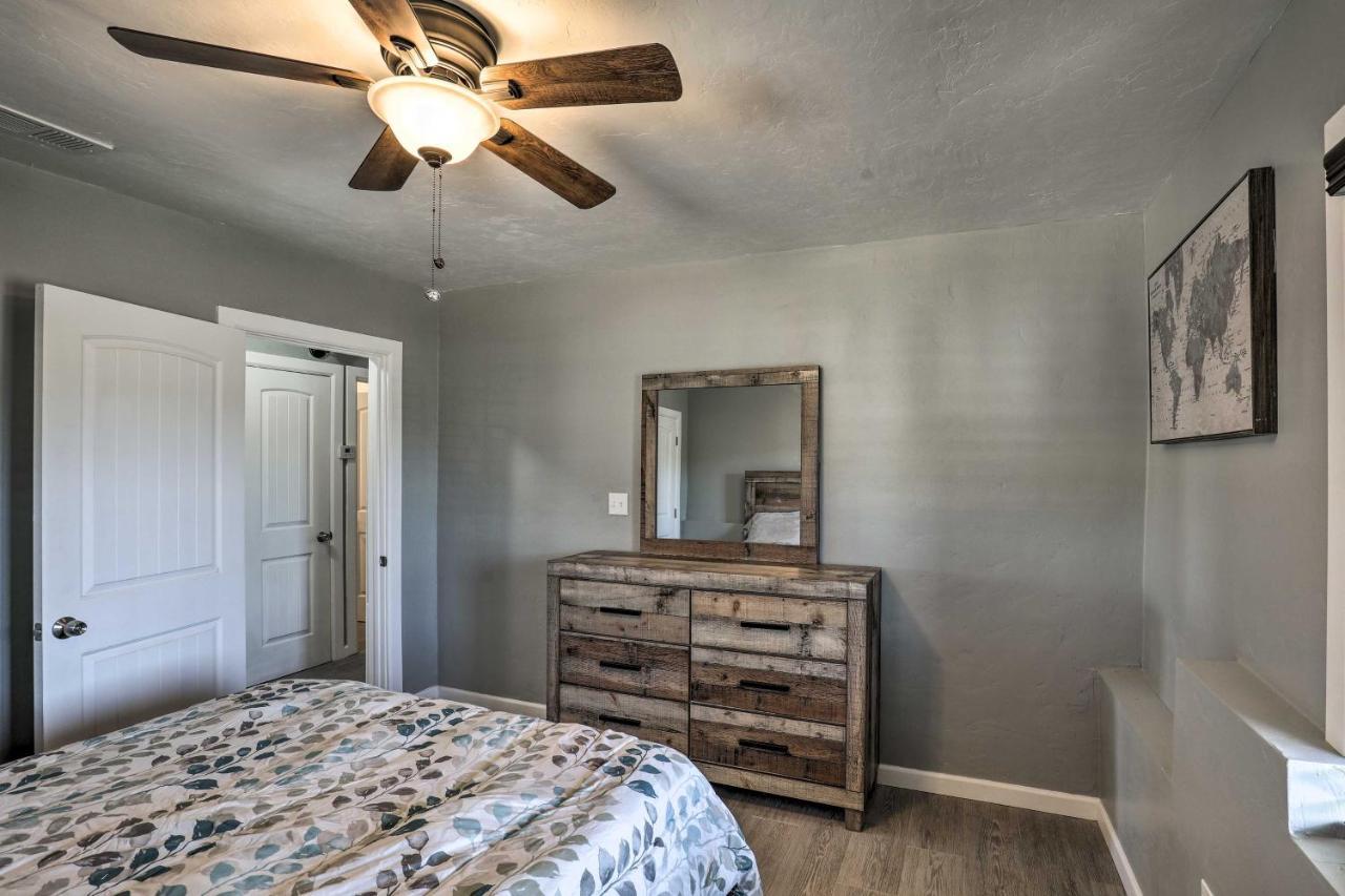 Bright Tucson Home With Patio - 2 Mi To U Of A! Exterior photo