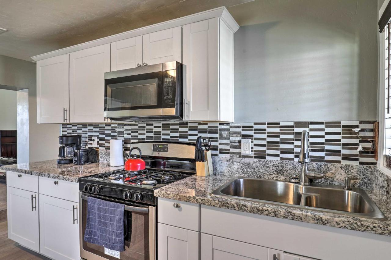 Bright Tucson Home With Patio - 2 Mi To U Of A! Exterior photo