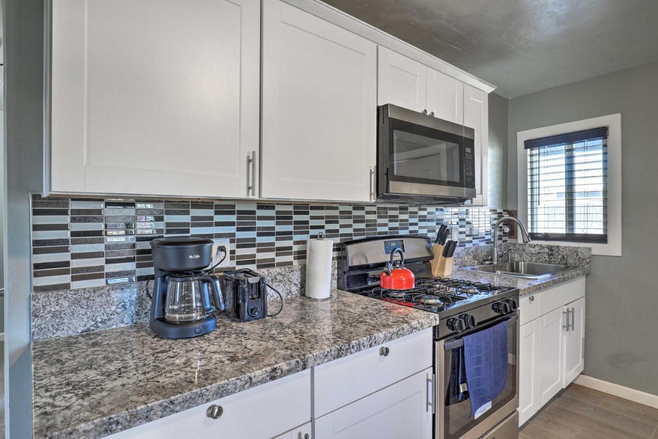 Bright Tucson Home With Patio - 2 Mi To U Of A! Exterior photo